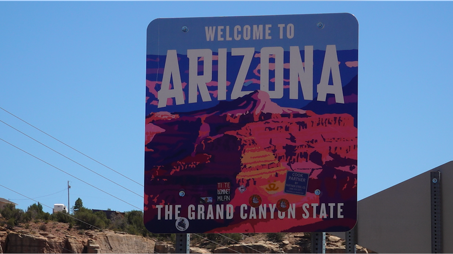 The Dragon Bravo fire burns in Arizona